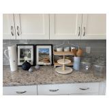 ASSORTED KITCHEN ITEMS