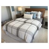 12PC QUEEN BEDDING