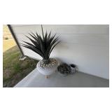 3PC OUTDOOR FAUX PLANTS & PITCHER