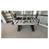 FOOSEBALL TABLE