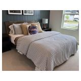 11PC QUEEN BEDDING