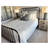 10PC ASSORTED QUEEN BEDDING