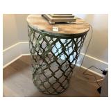 ACCENT TABLE