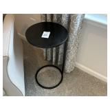 ACCENT TABLE
