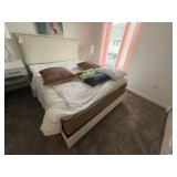 QUEEN BED
