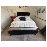 QUEEN BED
