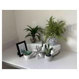 ASSORTED DECOR ITEMS