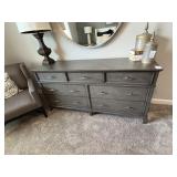 DRESSER