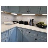 18PC KITCHEN ITEMS
