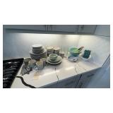 ASSORTED KITCHEN ITEMS