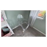 ACCENT CHAIR