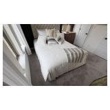 ASSORTED QUEEN BEDDING