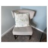 ACCENT CHAIR
