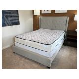 QUEEN BED