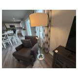 FLOOR LAMP