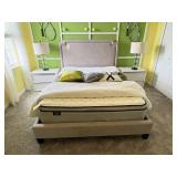QUEEN BED