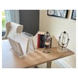 ASSORTED DECOR ITEMS