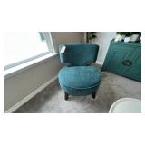 ACCENT CHAIR