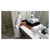 ASSORTED BATH ITEMS