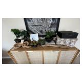 ASSORTED DECOR ITEMS