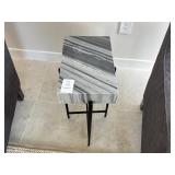 ACCENT TABLE