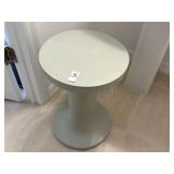 ACCENT TABLE