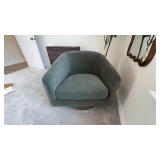 SWIVEL ARMCHAIR