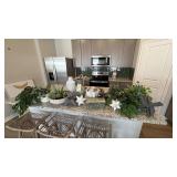 ASSORTED DECOR ITEMS