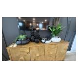 ASSORTED DECOR ITEMS