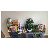 ASSORTED DECOR ITEMS