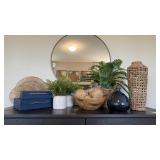 ASSORTED DECOR ITEMS