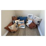 11PC ASSORTED PET ITEMS, PILLOWS & THROW BLANKET