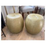 2PC POUFS