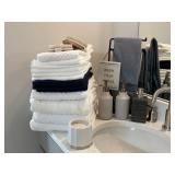 ASSORTED BATHROOM ITEMS