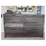 DRESSER