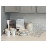 ASSORTED KITCHEN ITEMS