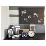ASSORTED DESK ACCESSORIES