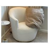 ACCENT CHAIR