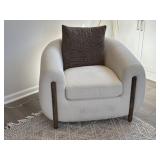 ACCENT CHAIR