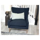 ACCENT CHAIR