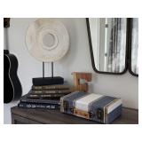 8PC ASSORTED DECOR