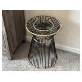 ACCENT TABLE