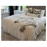 11PC QUEEN BEDDING