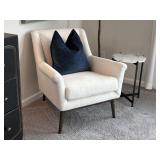 ACCENT CHAIR