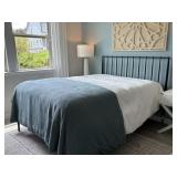 QUEEN BED