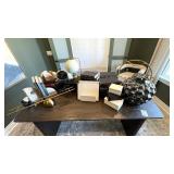 ASSORTED DECOR ITEMS