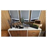 ASSORTED DECOR ITEMS