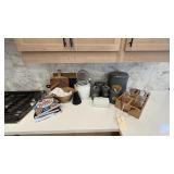 ASSORTED KITCHEN ITEMS
