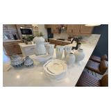 ASSORTED DECOR ITEMS