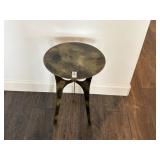 ACCENT TABLE